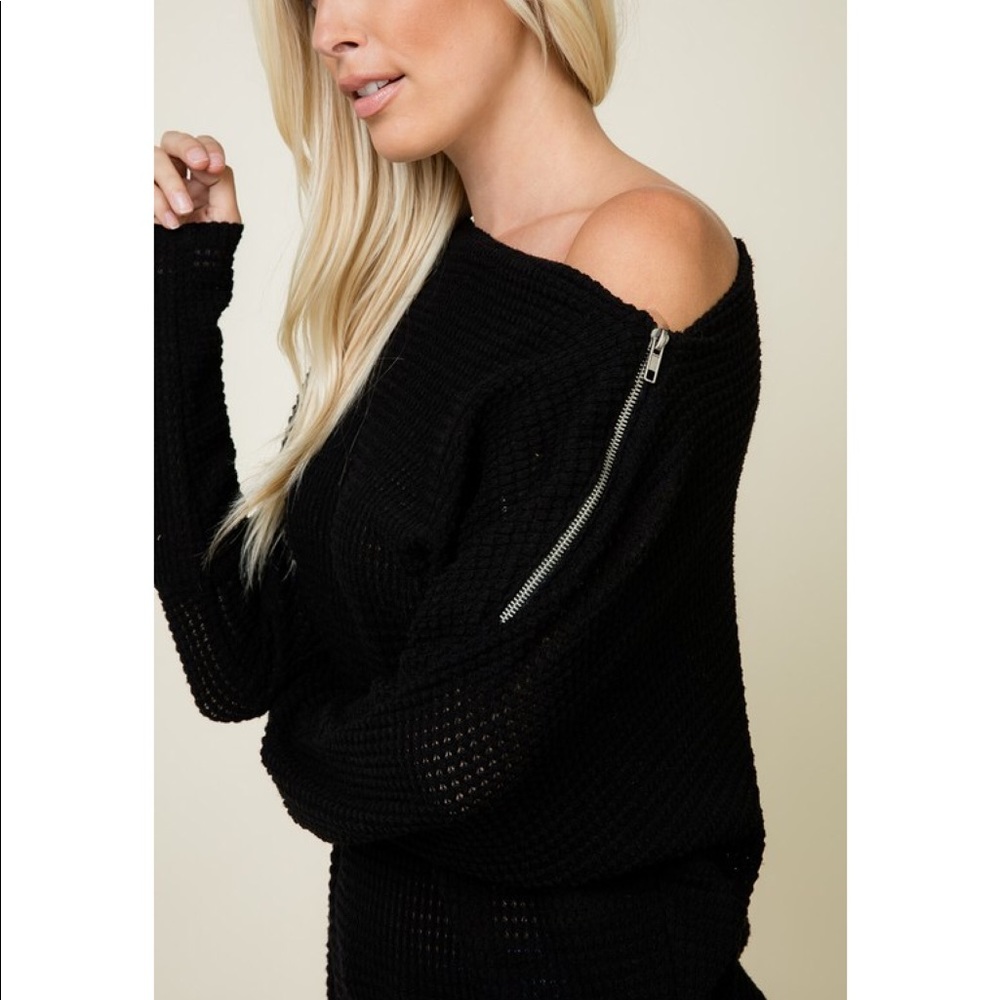 Black Off The Shoulder Top - Picture 3 of 6